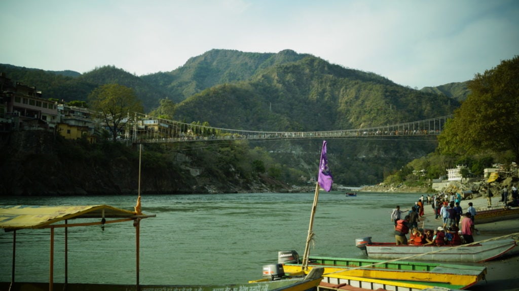 photography of ram jhula in rishikesh