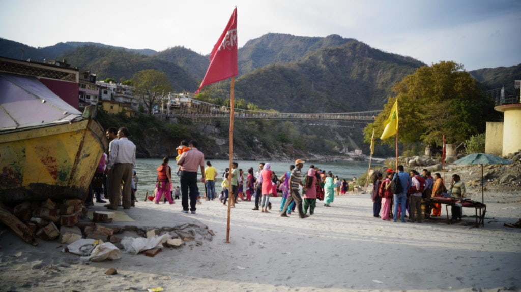 photography of ram jhula in rishikesh