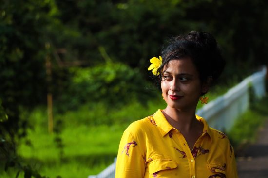 portrait photography of a beautiful woman and this photo is used in Photography Blog for Beginners and Portrait Photography Composition Techniques